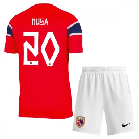 Camisola Noruega Nusa 20 Criança 1º Equipamento Mundial 2026 Manga Curta Camisola Noruega Nusa 20 Criança 1º Equipamento Mundial 2026 Manga Curta