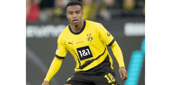 Moukoko, de um génio do futebol a um futuro perdido 